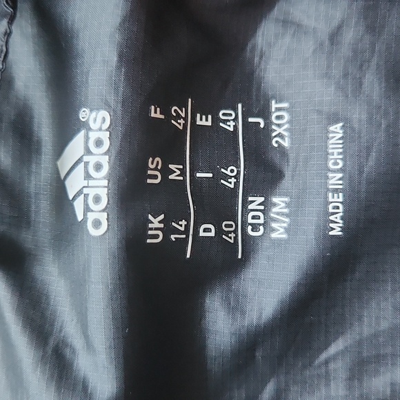 Adidas windbreaker running jacket - Picture 2 of 9